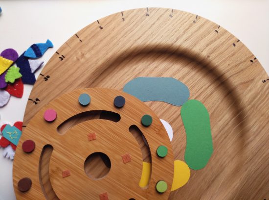 Calendario Waldorf Montessori DIY para colgar por menos de 20 euros