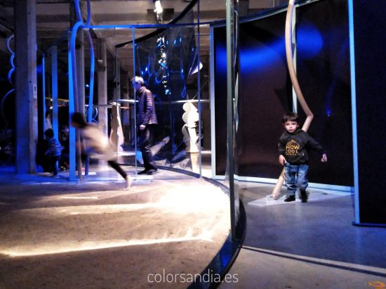 Teatro sin fin. Nueva instalación para niños en Matadero Madrid.